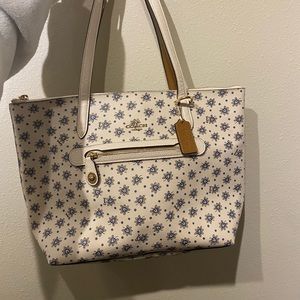 Coach tote purse